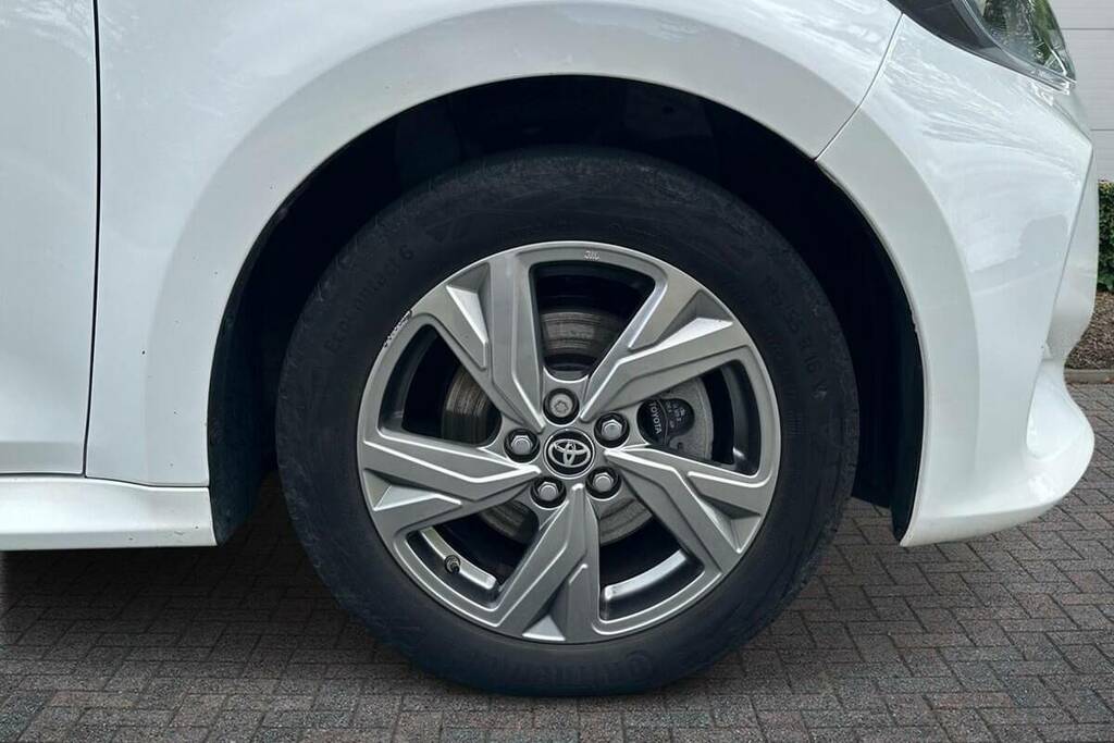 Toyota Yaris 1.5 Hybrid Icon Cvt BU24SVX White #6