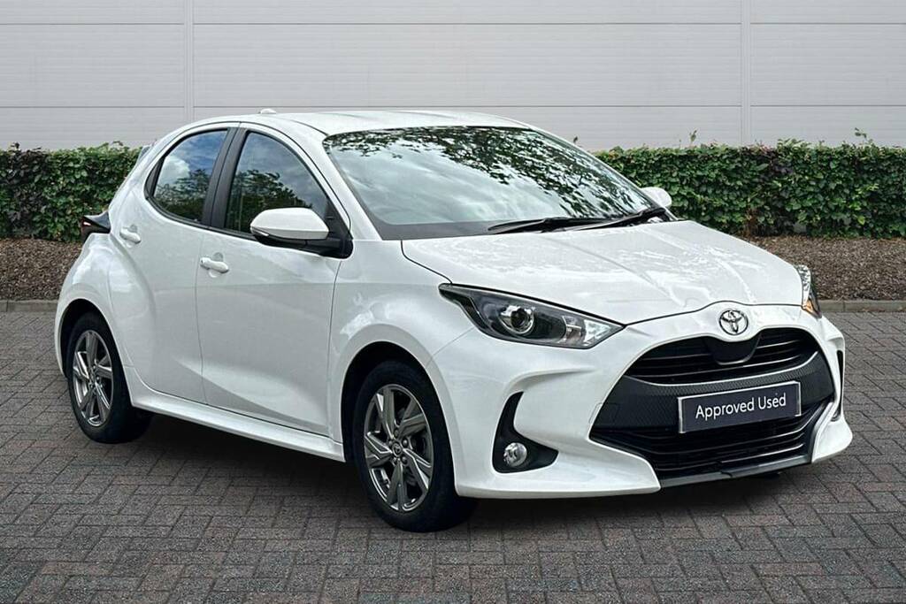 Toyota Yaris 1.5 Hybrid Icon Cvt White