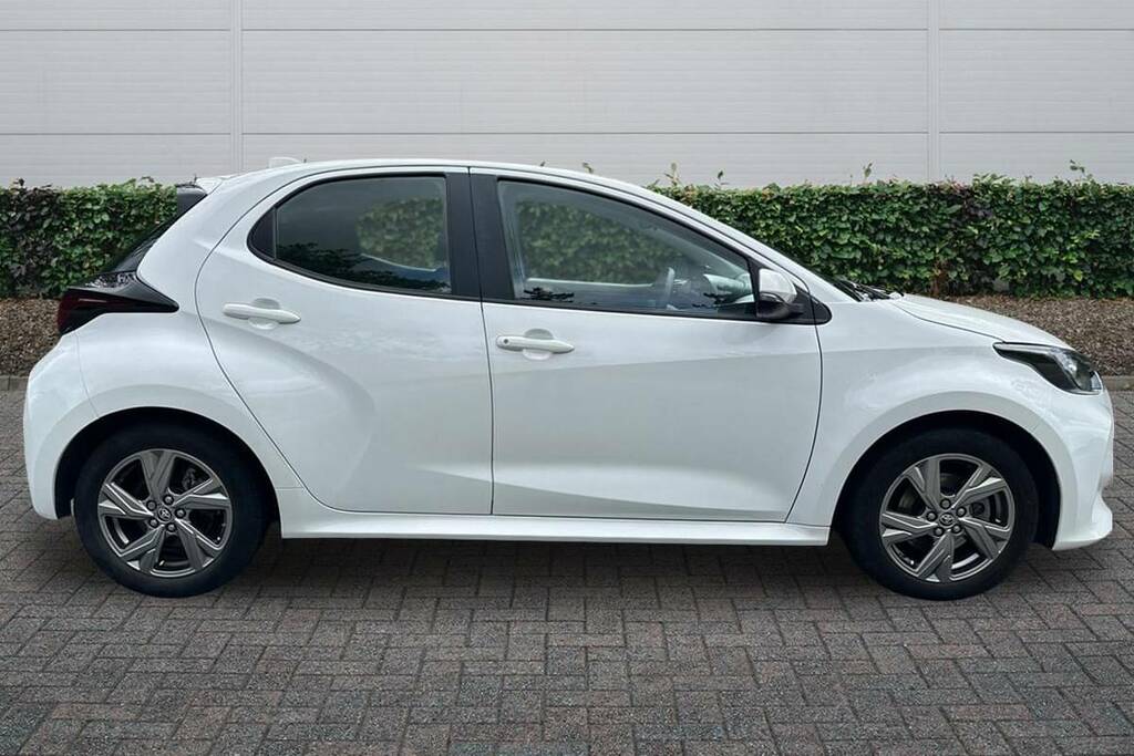 Toyota Yaris 1.5 Hybrid Icon Cvt BU24SVX White #5