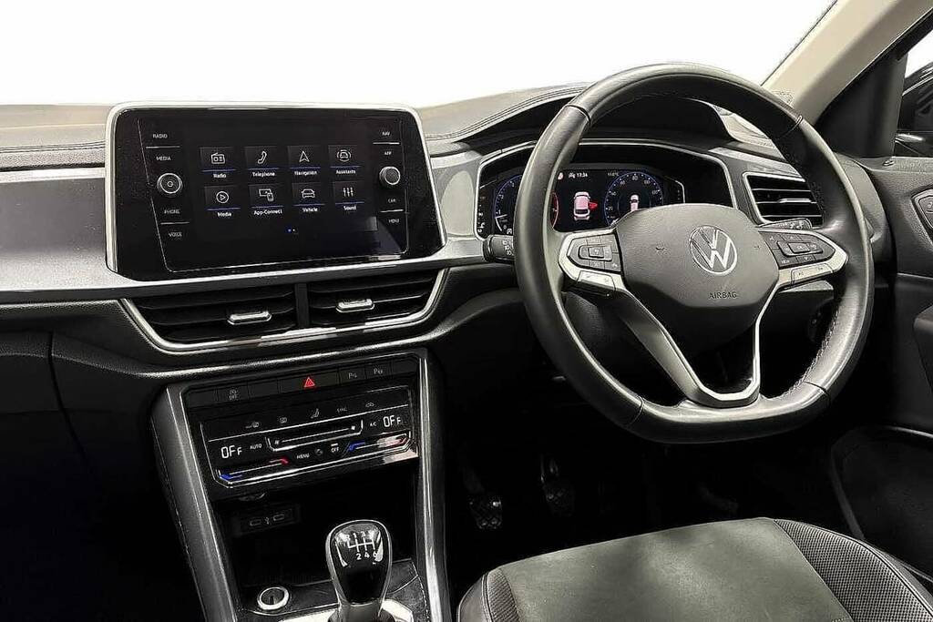Volkswagen T-Roc 1.5 Tsi Style GD24TTO Black #2
