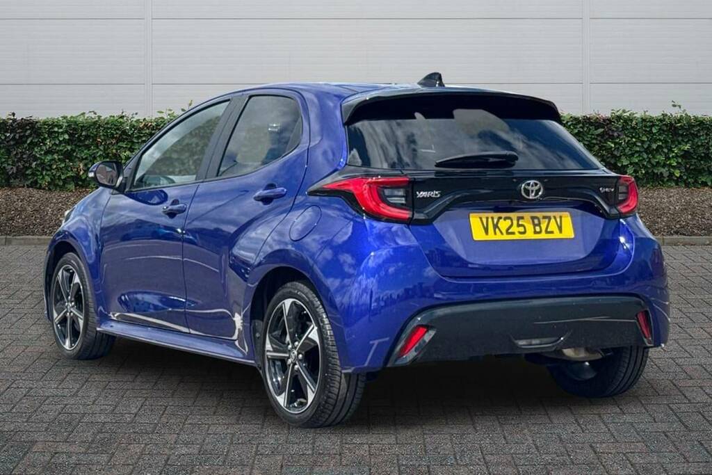 Toyota Yaris 1.5 Hybrid 130 Excel Cvt VK25BZV Blue #2