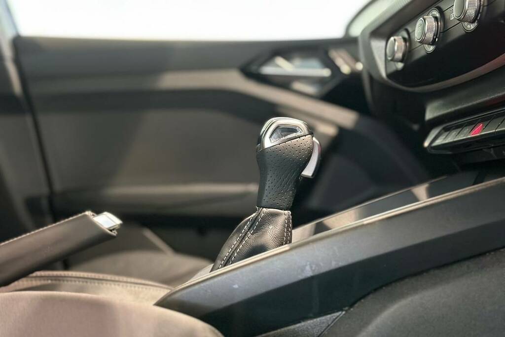 Audi A1 35 Tfsi S Line S Tronic BJ25DUH Grey #6