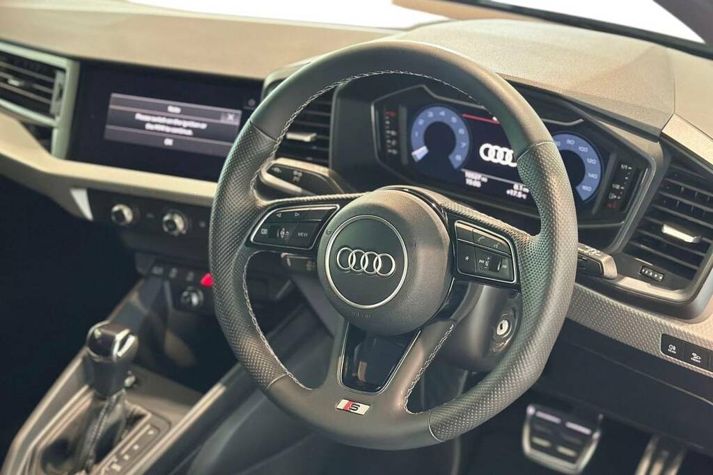 Audi A1 35 Tfsi S Line S Tronic BJ25DUH Grey #4
