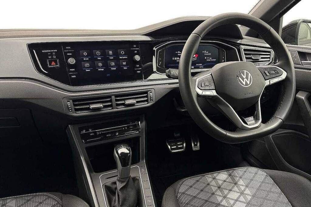 Volkswagen Polo 1.0 Tsi 115 R-line Dsg DE25YHD Black #2