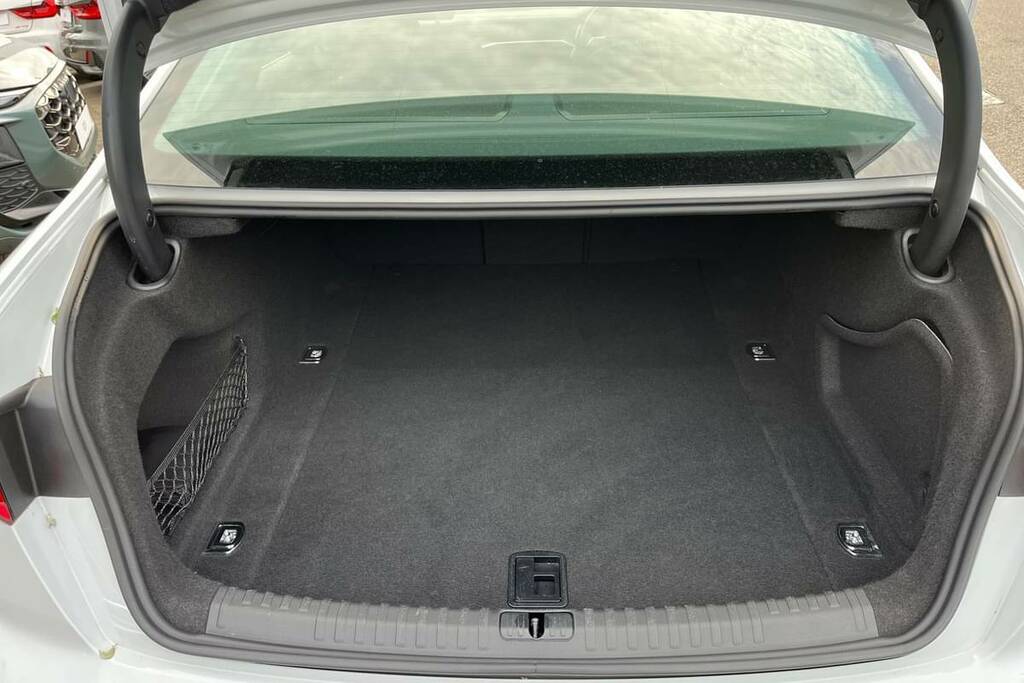 Audi A6 Saloon 40 Tdi Quattro Sport S Tronic Tech Pack White #2