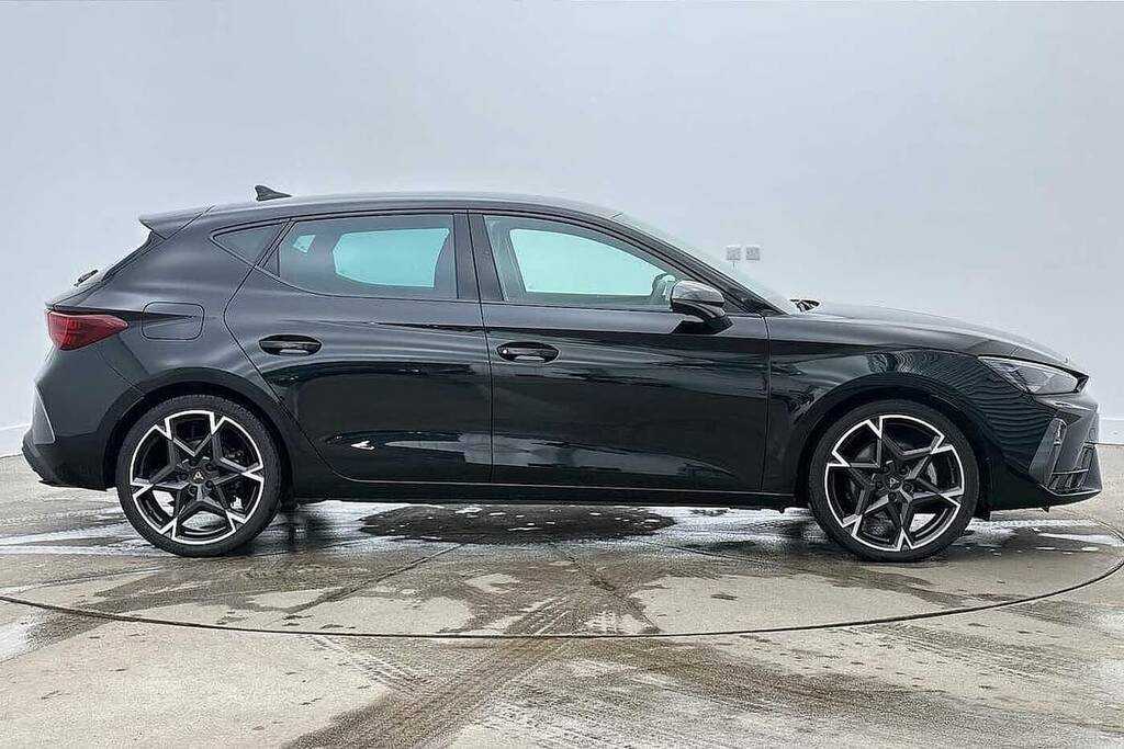 Cupra Leon 1.5 Etsi 150 V2 Dsg KT25WEV Black #3