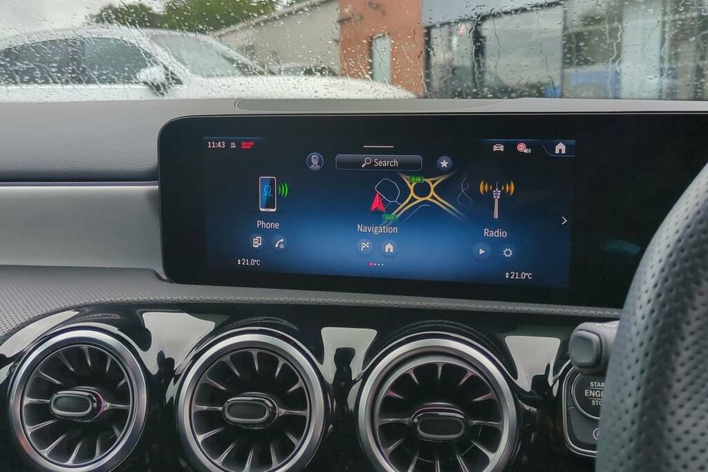 Mercedes-Benz A Class A180 Amg Line Premium FX75LCV White #3