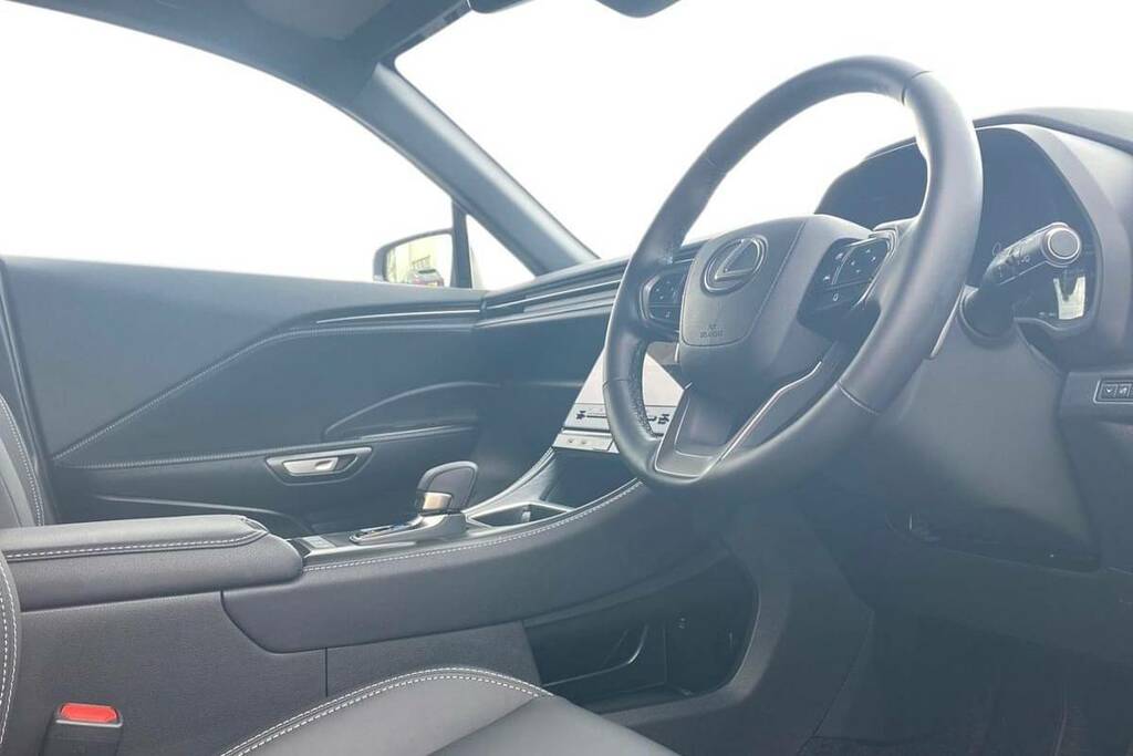Lexus LBX 1.5 Takumi E-cvt FV26MGJ #5