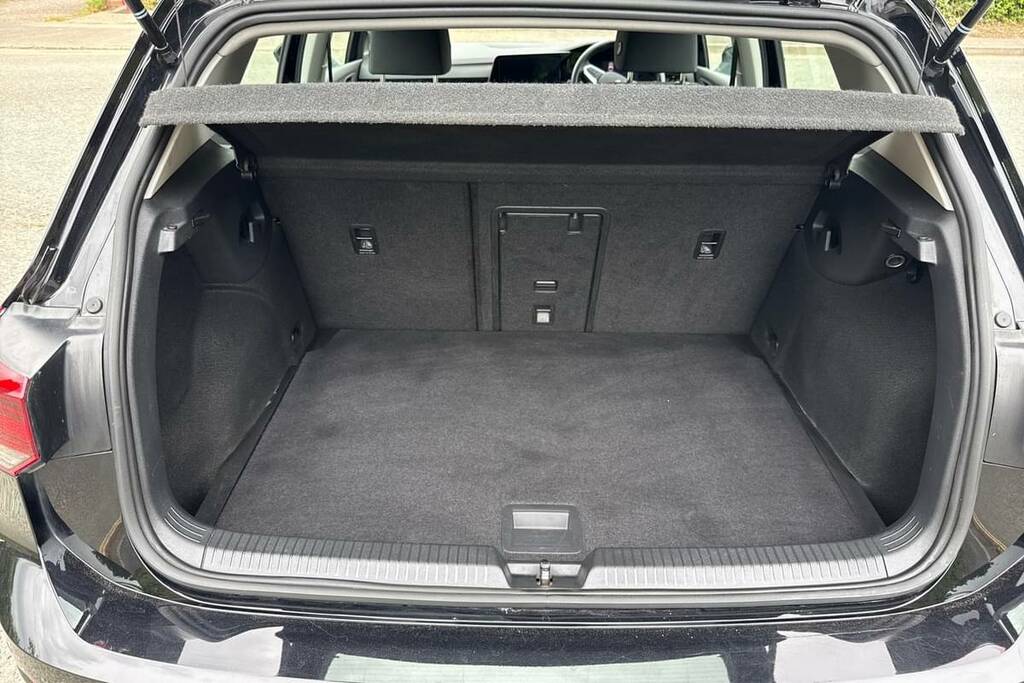 Volkswagen Golf 1.5 Tsi 150 Style FL73KCJ Black #2