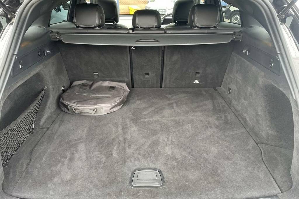 Mercedes-Benz EQC 400 300Kw Amg Line Premium 80Kwh Black #2
