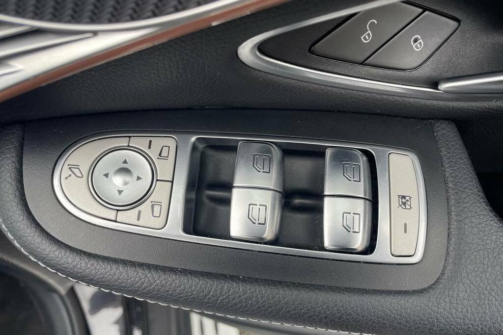 Mercedes-Benz EQC 400 300Kw Amg Line Premium 80Kwh Black #5