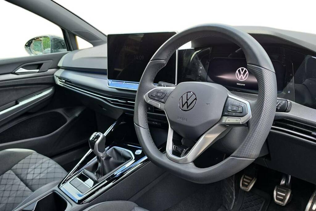 Volkswagen Golf 1.5 Tsi 150 Black Edition VK74GWZ Black #4