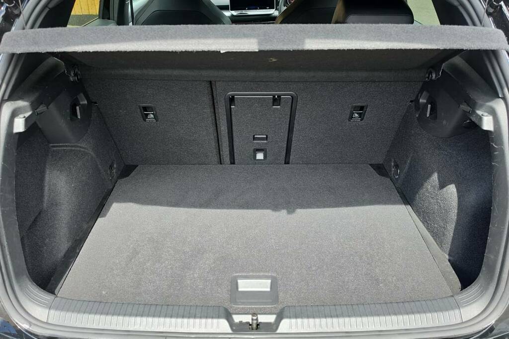 Volkswagen Golf 1.5 Tsi 150 Black Edition VK74GWZ Black #2