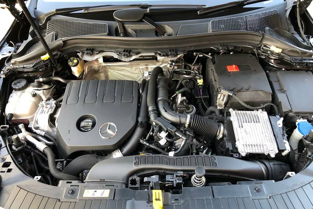 Mercedes-Benz GLA Class 180 Sport Edition FV25KTF Black #5