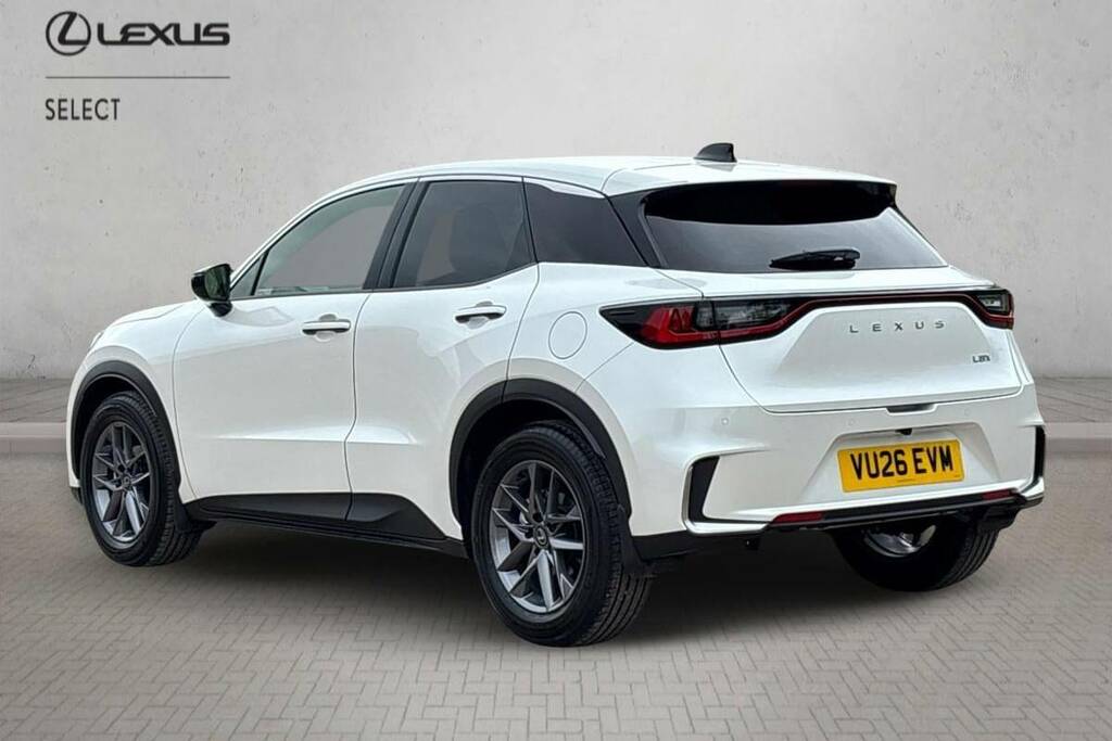 Lexus LBX 1.5 Premium E-cvt VU26EVM White #4