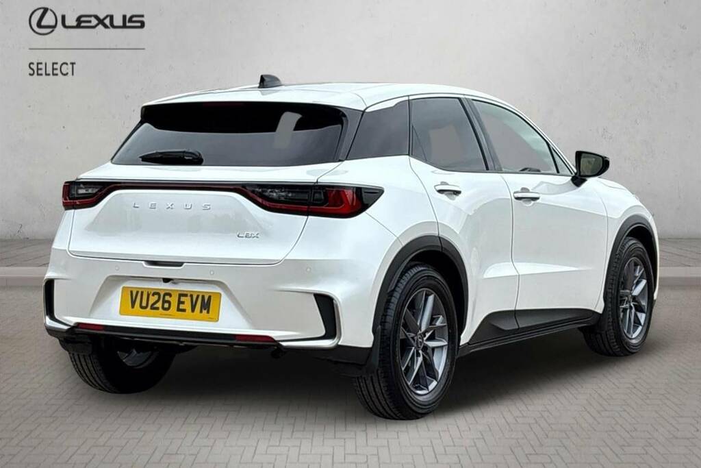 Lexus LBX 1.5 Premium E-cvt VU26EVM White #2