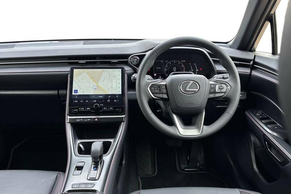 Lexus LBX 1.5 Premium E-cvt VU26EVM White #6