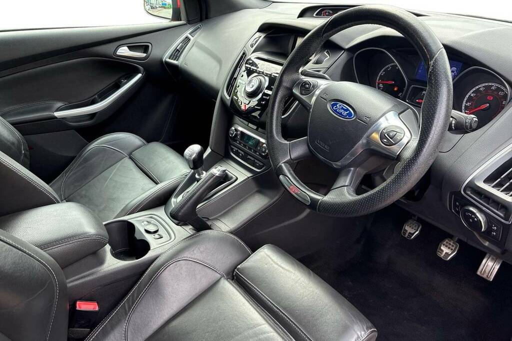 Ford Focus 2.0T St-3 FL13SZW Red #4