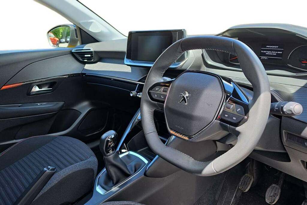Peugeot 208 1.2 Puretech Active Premium V073FXK Yellow #4
