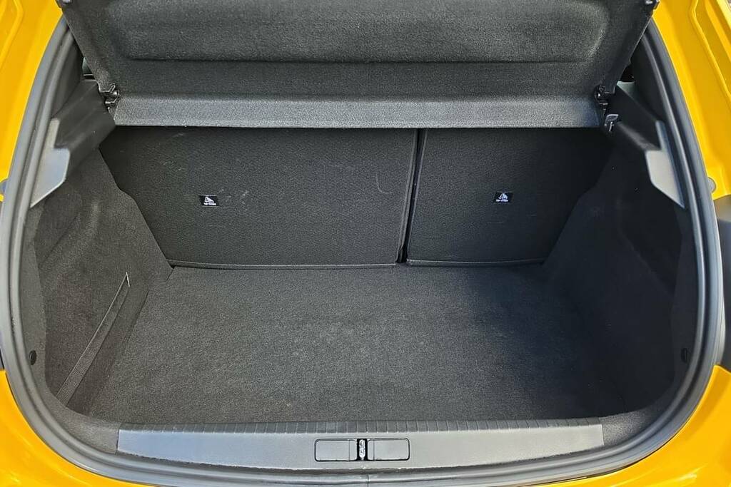 Peugeot 208 1.2 Puretech Active Premium V073FXK Yellow #2