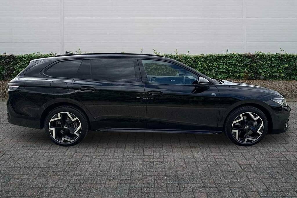 Volkswagen Passat 1.5 Tsi Ehybrid 272 R-line Dsg DF25FTC Black #4