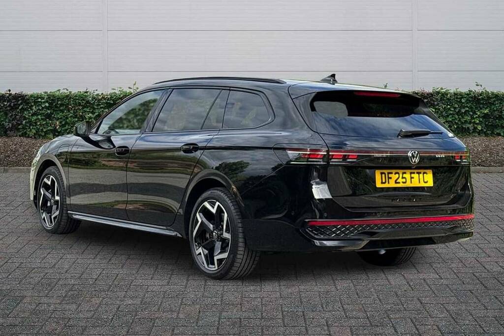 Volkswagen Passat 1.5 Tsi Ehybrid 272 R-line Dsg DF25FTC Black #3