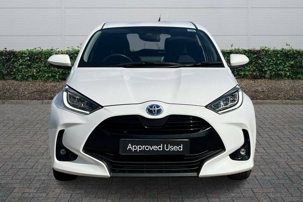 Toyota Yaris 1.5 Hybrid Design Cvt FA23LOD White #3