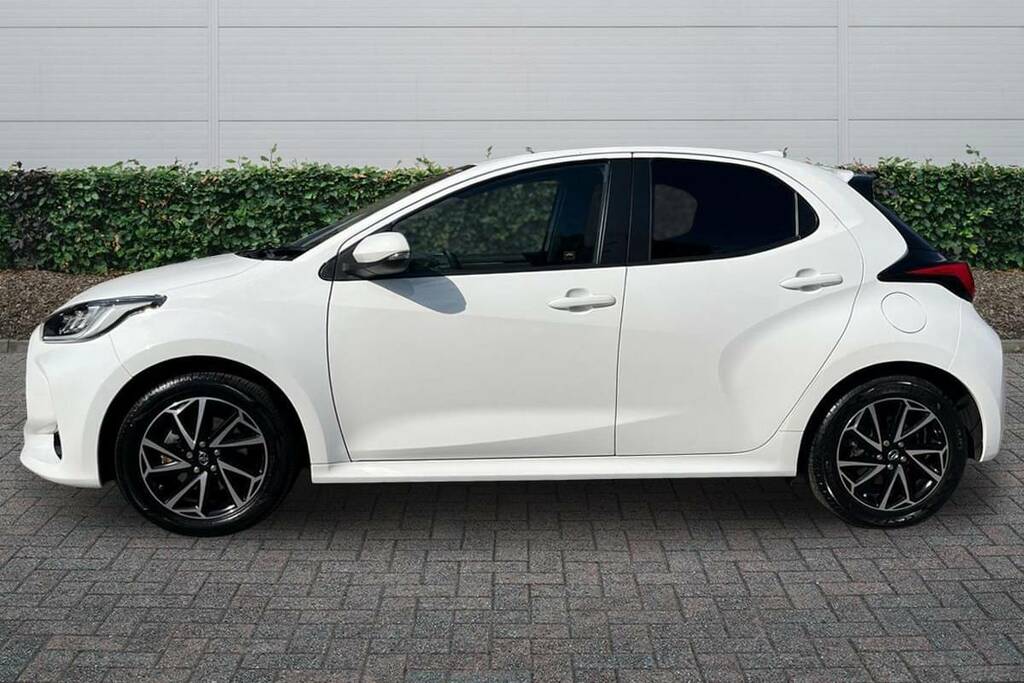 Toyota Yaris 1.5 Hybrid Design Cvt FA23LOD White #5