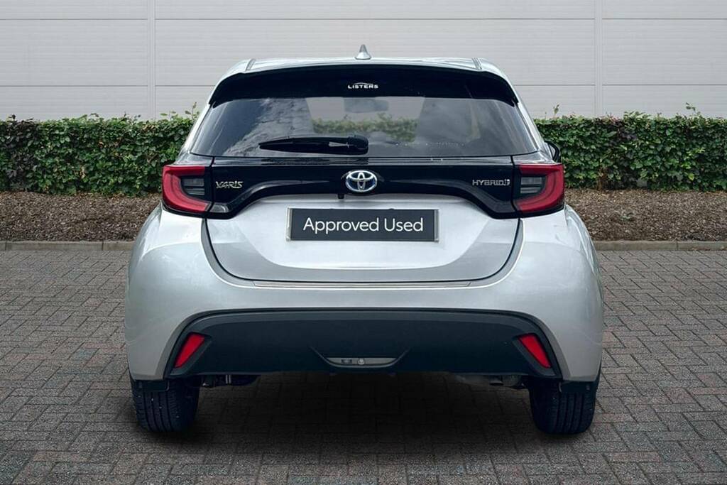 Toyota Yaris 1.5 Hybrid Design Cvt FY23TWP Silver #3