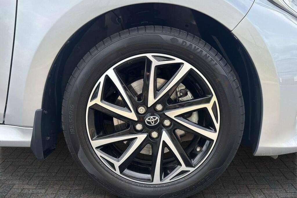 Toyota Yaris 1.5 Hybrid Design Cvt FY23TWP Silver #5