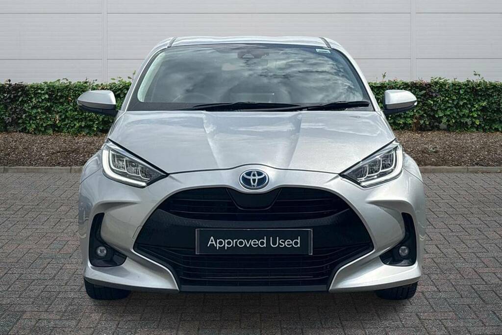 Toyota Yaris 1.5 Hybrid Design Cvt FY23TWP Silver #2