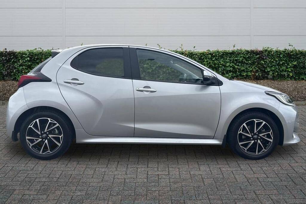 Toyota Yaris 1.5 Hybrid Design Cvt FY23TWP Silver #4
