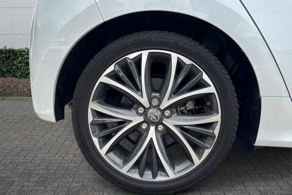 Toyota Yaris 1.5 Hybrid Excel Cvt FV23GKU White #5