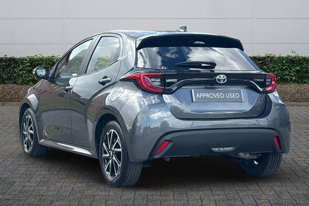 Toyota Yaris 1.5 Hybrid Design Cvt FX24YRS Grey #4