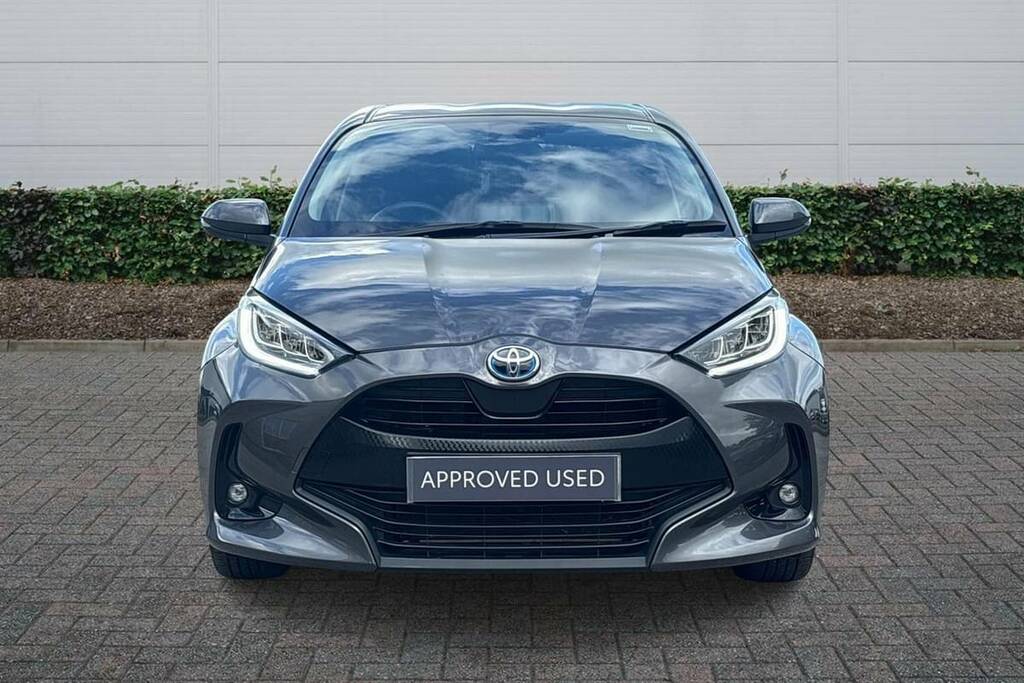 Toyota Yaris 1.5 Hybrid Design Cvt Grey