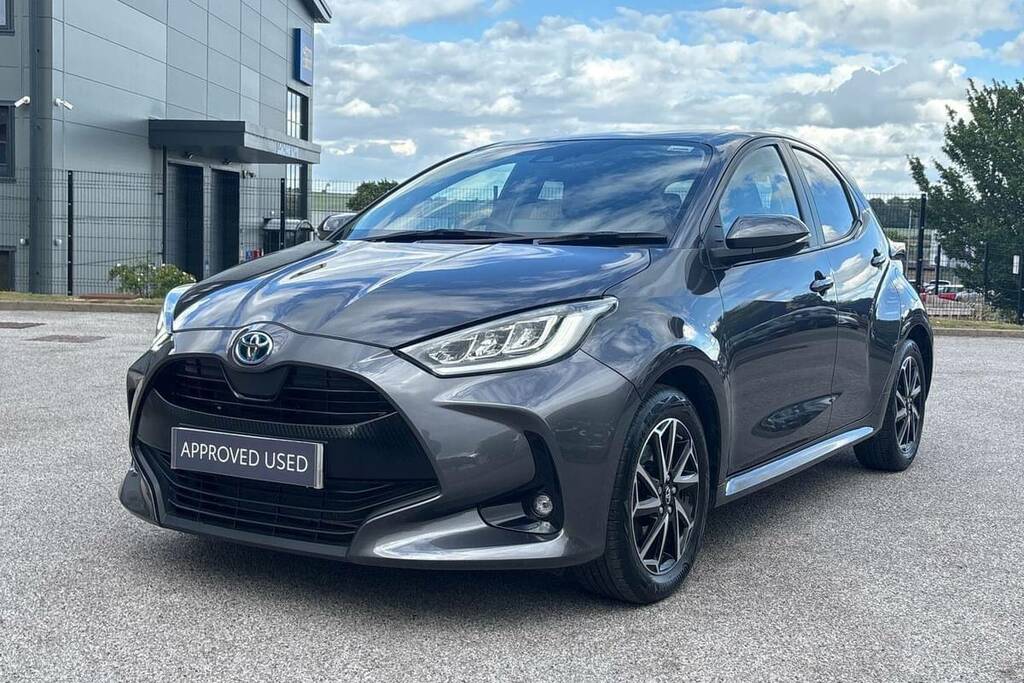 Toyota Yaris 1.5 Hybrid Design Cvt FX24YRS Grey #2
