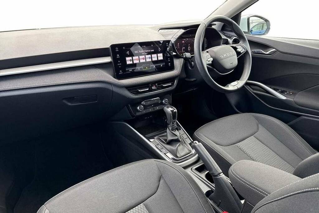 Skoda Fabia 1.0 Tsi 116 Se L Edition Dsg KS25HBY White #2