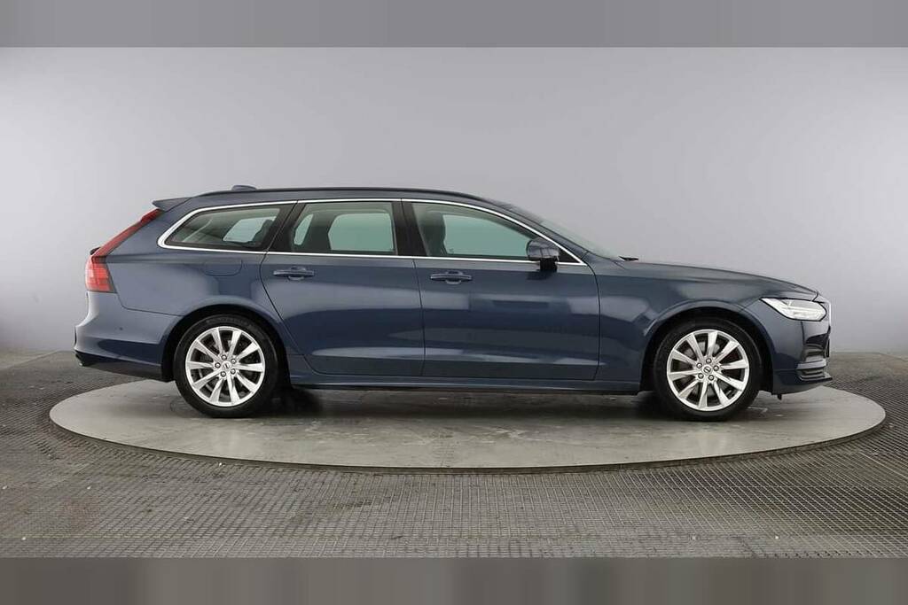 Volvo V90 2.0 B4d Momentum Blue #3