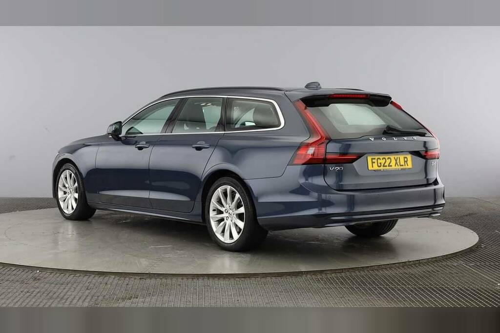 Volvo V90 2.0 B4d Momentum Blue #2
