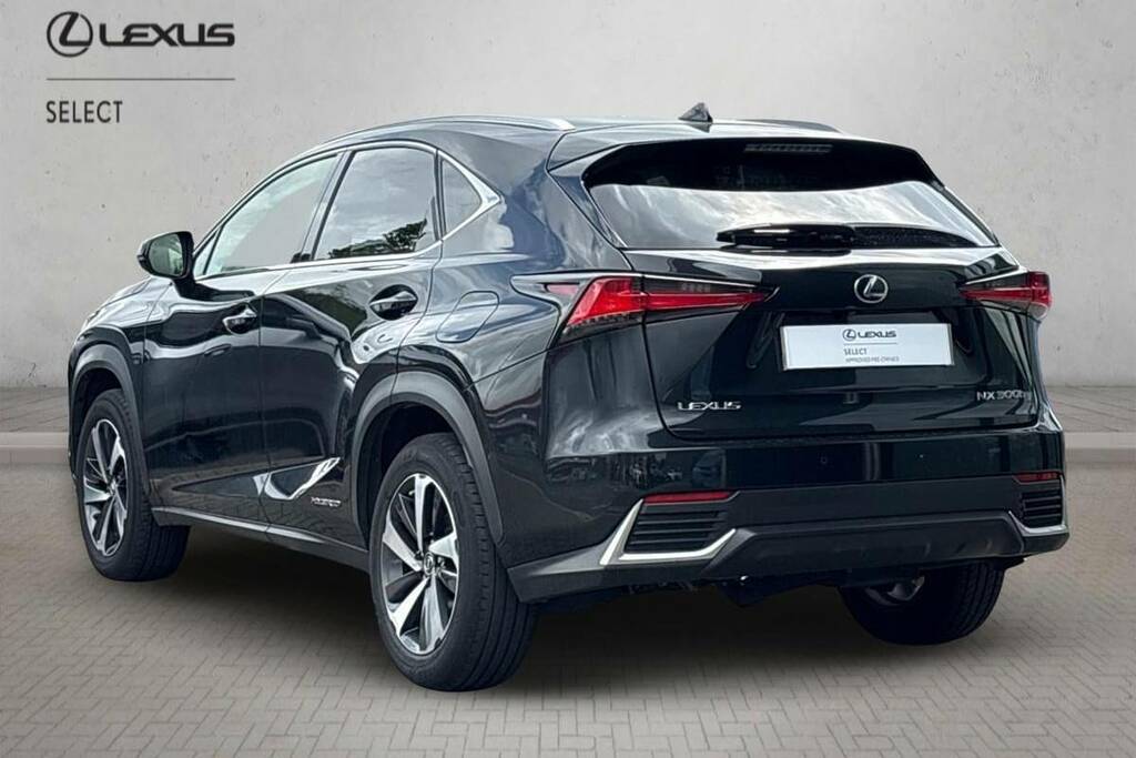 Lexus NX 300H 2.5 Premier Cvt Black #4