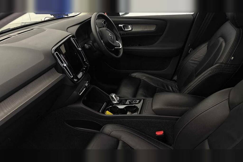 Volvo XC40 2.0 B3p Plus Dark CK23OAB Black #6