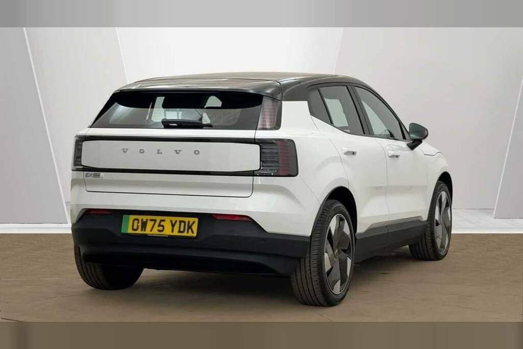 Volvo EX30 315Kw Twin Motor Performance Plus 69Kwh White #3