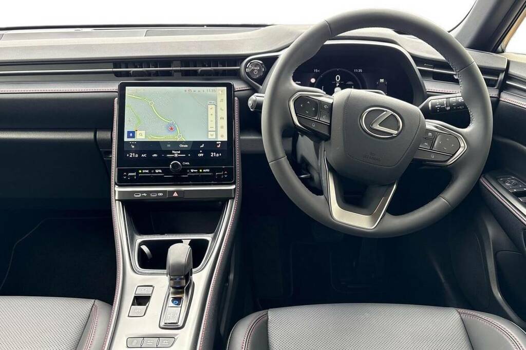 Lexus LBX 1.5 Premium Plus E-cvt LN75TMZ Black #6