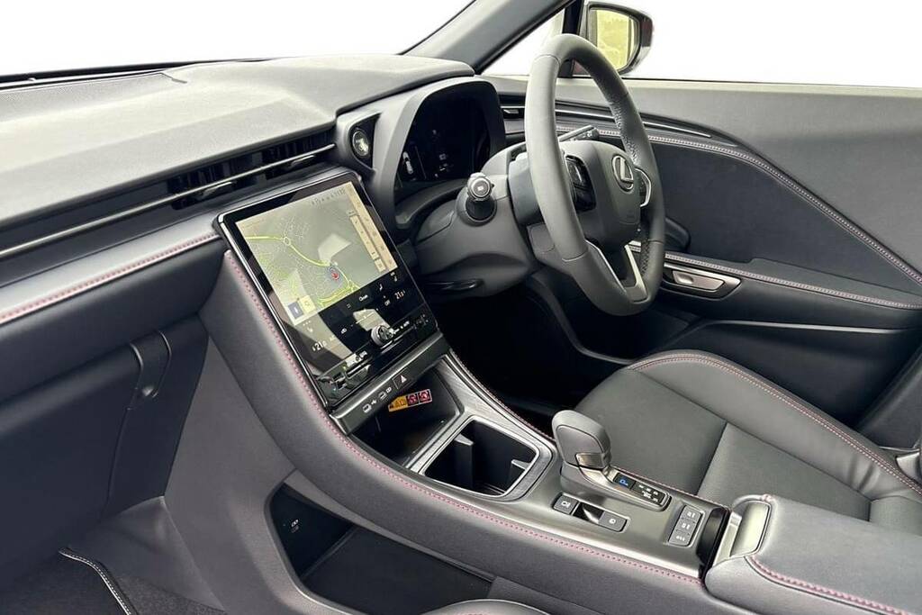 Lexus LBX 1.5 Premium Plus E-cvt LN75TMZ Black #5