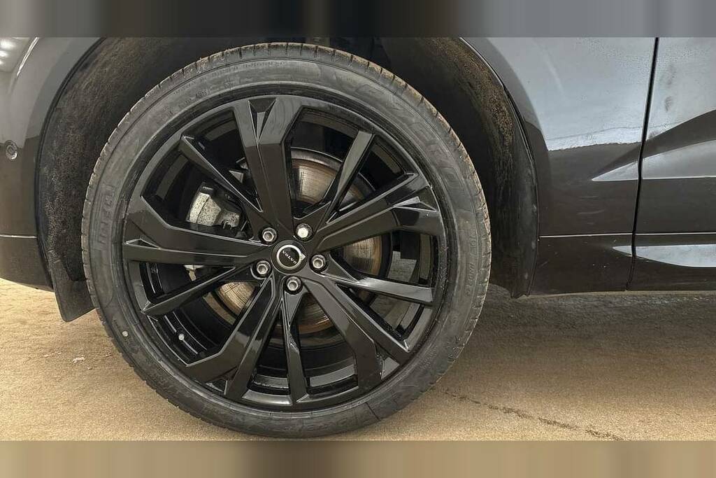 Volvo XC60 2.0 B5p Plus Black Edition Awd Geartronic Black #4