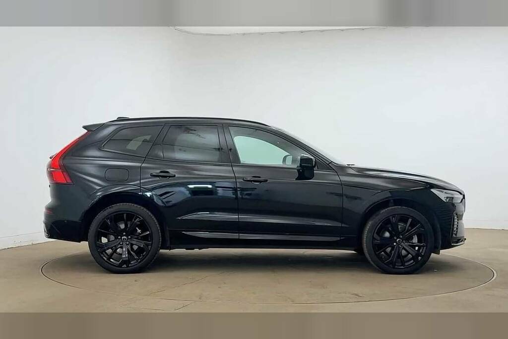 Volvo XC60 2.0 B5p Plus Black Edition Awd Geartronic Black #2