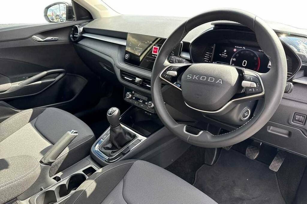 Skoda Fabia 1.0 Tsi 116 Design Edition KP75ADZ White #6