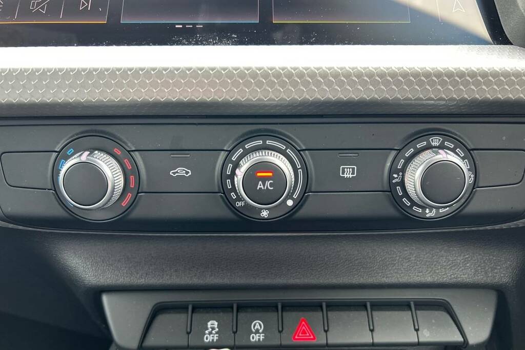 Audi A1 25 Tfsi S Line VX25YVP Black #6