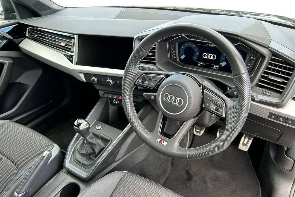 Audi A1 25 Tfsi S Line VX25YVP Black #4