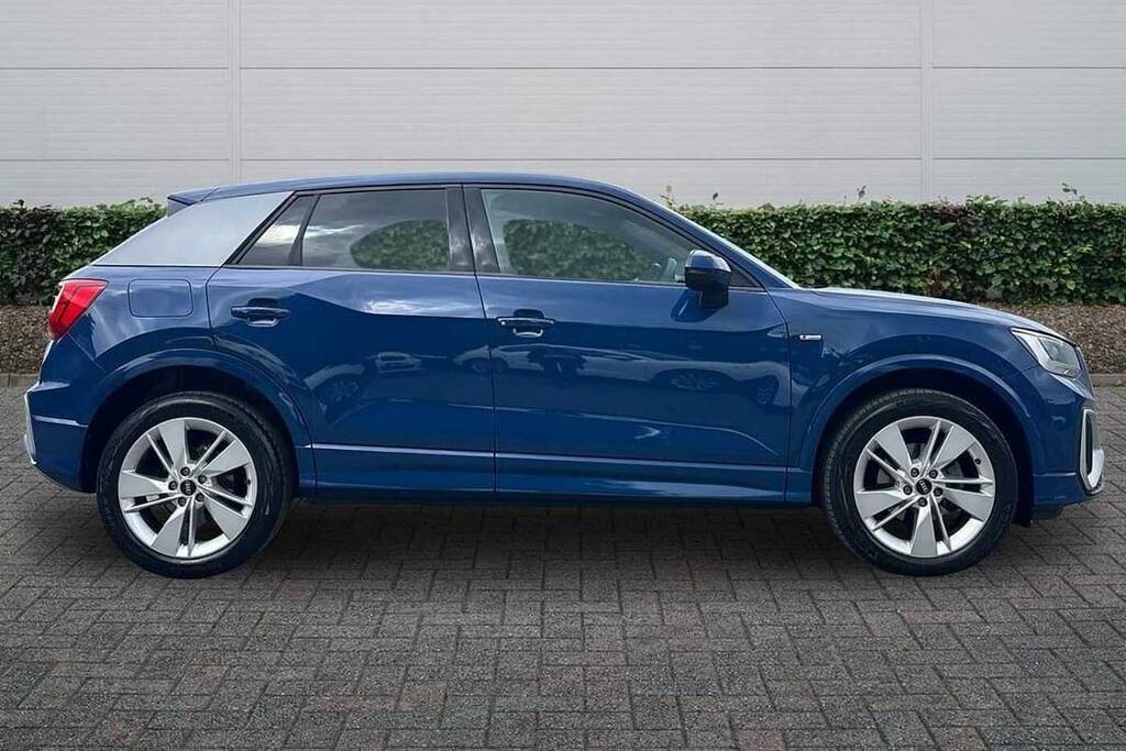 Audi Q2 35 Tfsi S Line S Tronic BM25JNO Blue #4